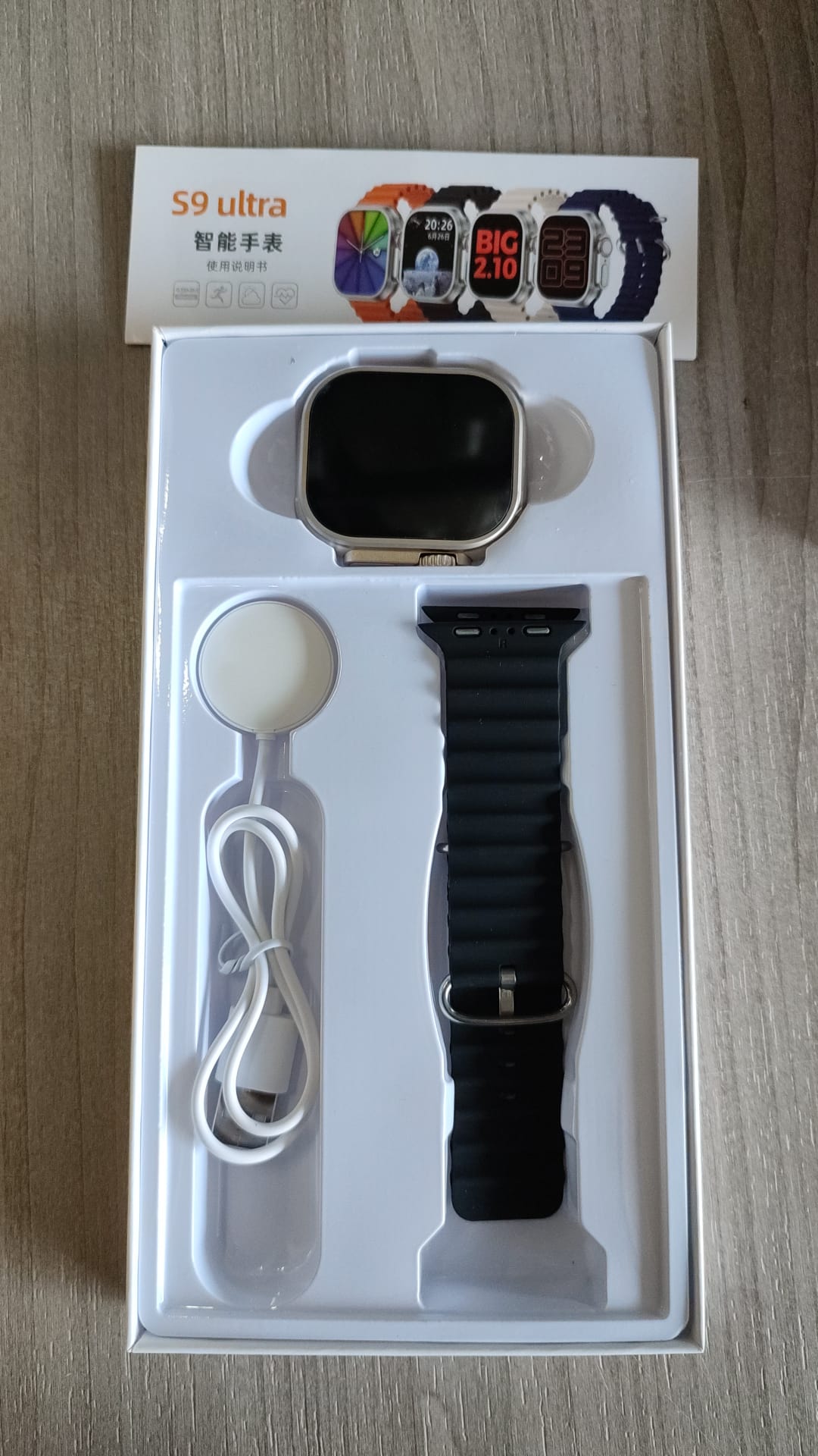 Zdjęcie smartwatcha przesłane przez klienta po otrzymaniu zamówienia